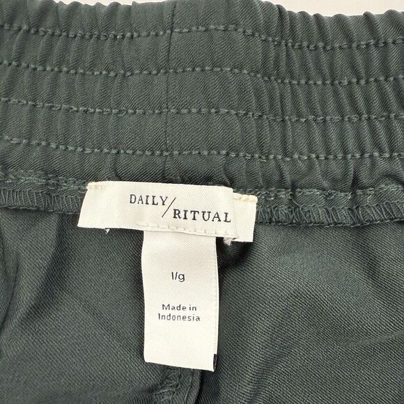 NWT Daily Ritual Moss Green Elastic Waist Crop Jogger Pants Pockets Sz L Stretch - Picture 8 of 13